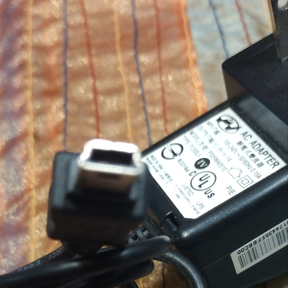 PJ AC/DC Adapter Model P005WA0510. ( OUTPUT 5V ) - Picture 5 of 5